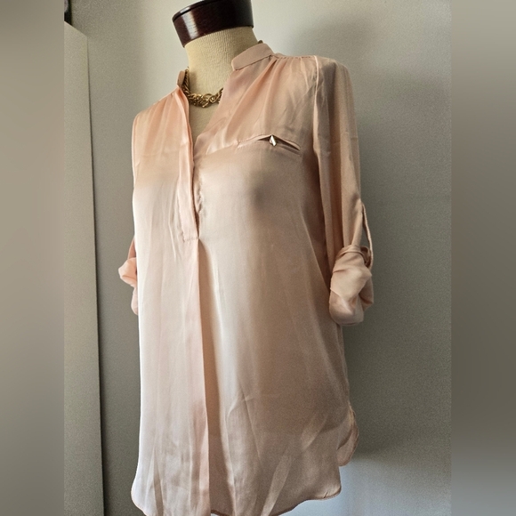 Dorothy Perkins Rose Gold Satin Blouse with Mandarin Collar. Size 6 - Picture 2 of 11